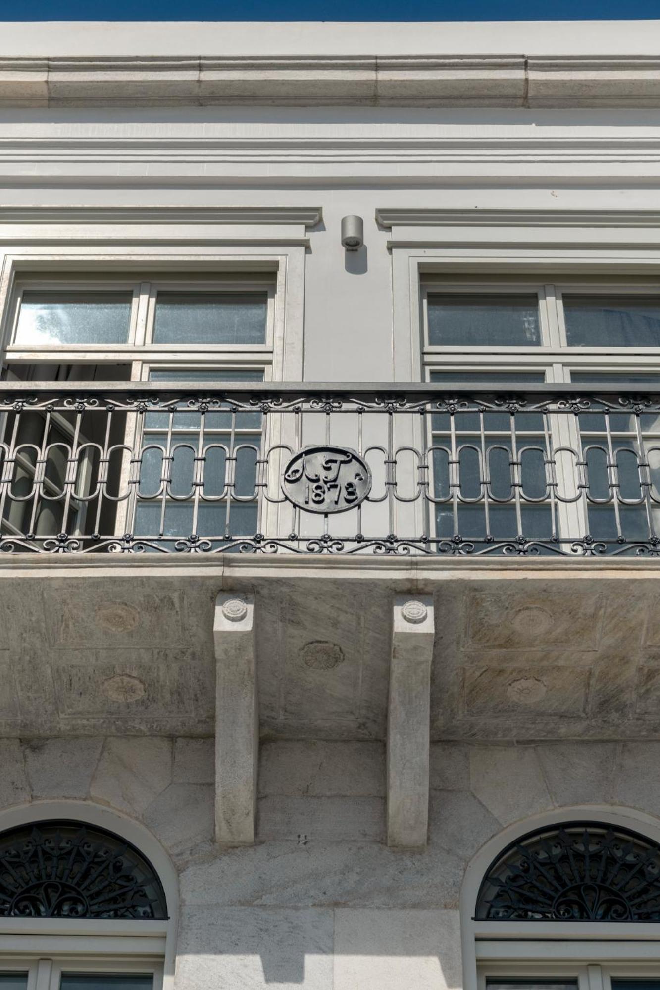 Skylight Hotel Ermoupoli Exterior photo
