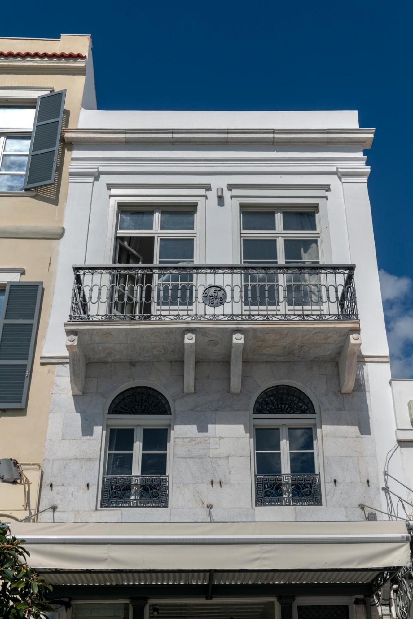 Skylight Hotel Ermoupoli Exterior photo