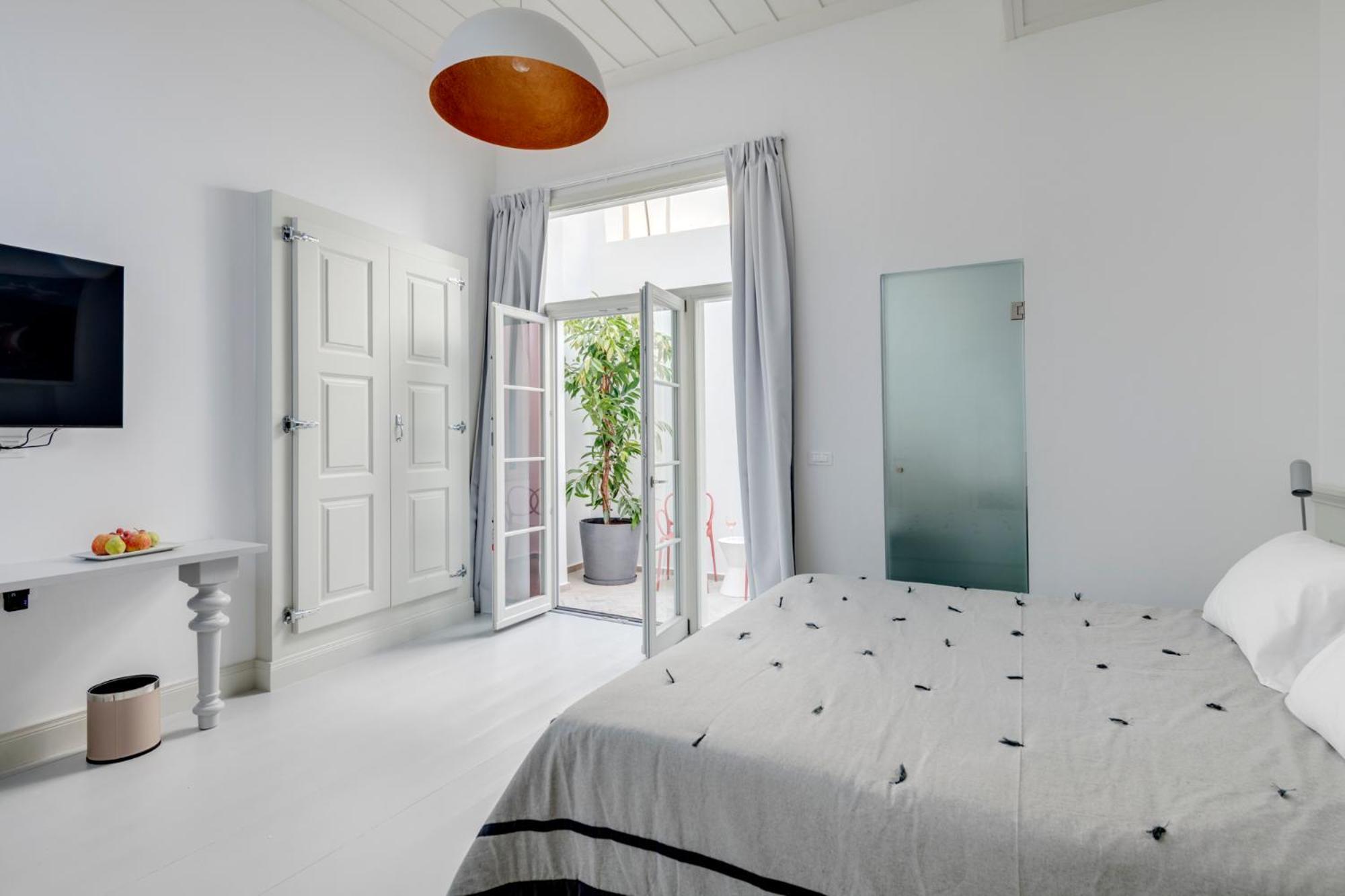 Skylight Hotel Ermoupoli Exterior photo